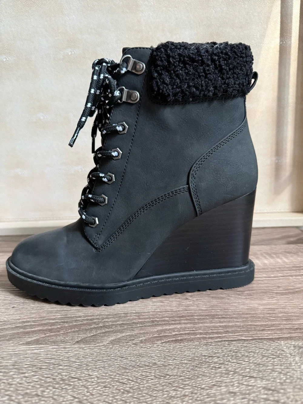 BRAND NEW Dolce Vita Sherman Black Faux Shearling Wedge Booties - 9.5